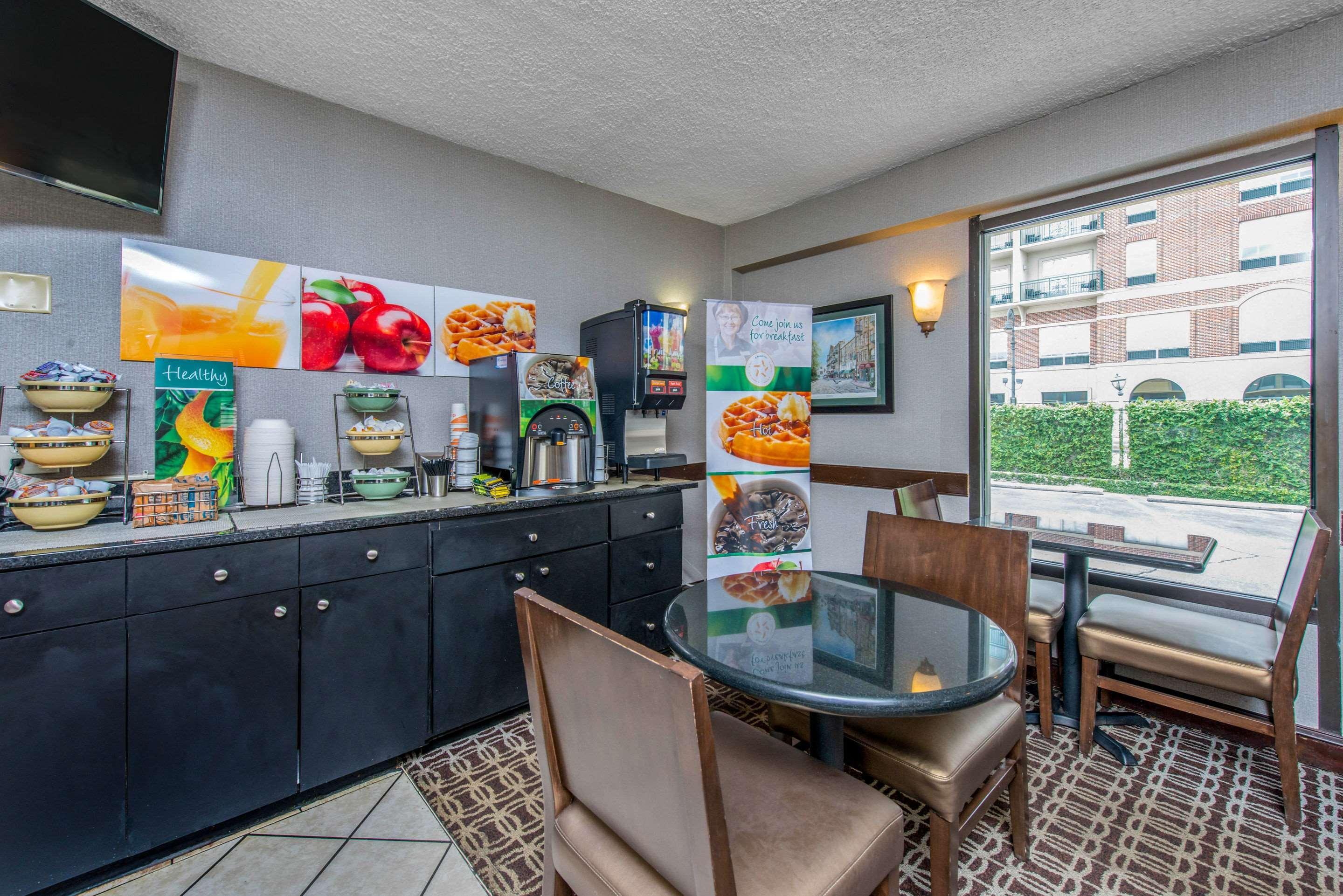 Quality Inn Savannah Historic District Екстериор снимка