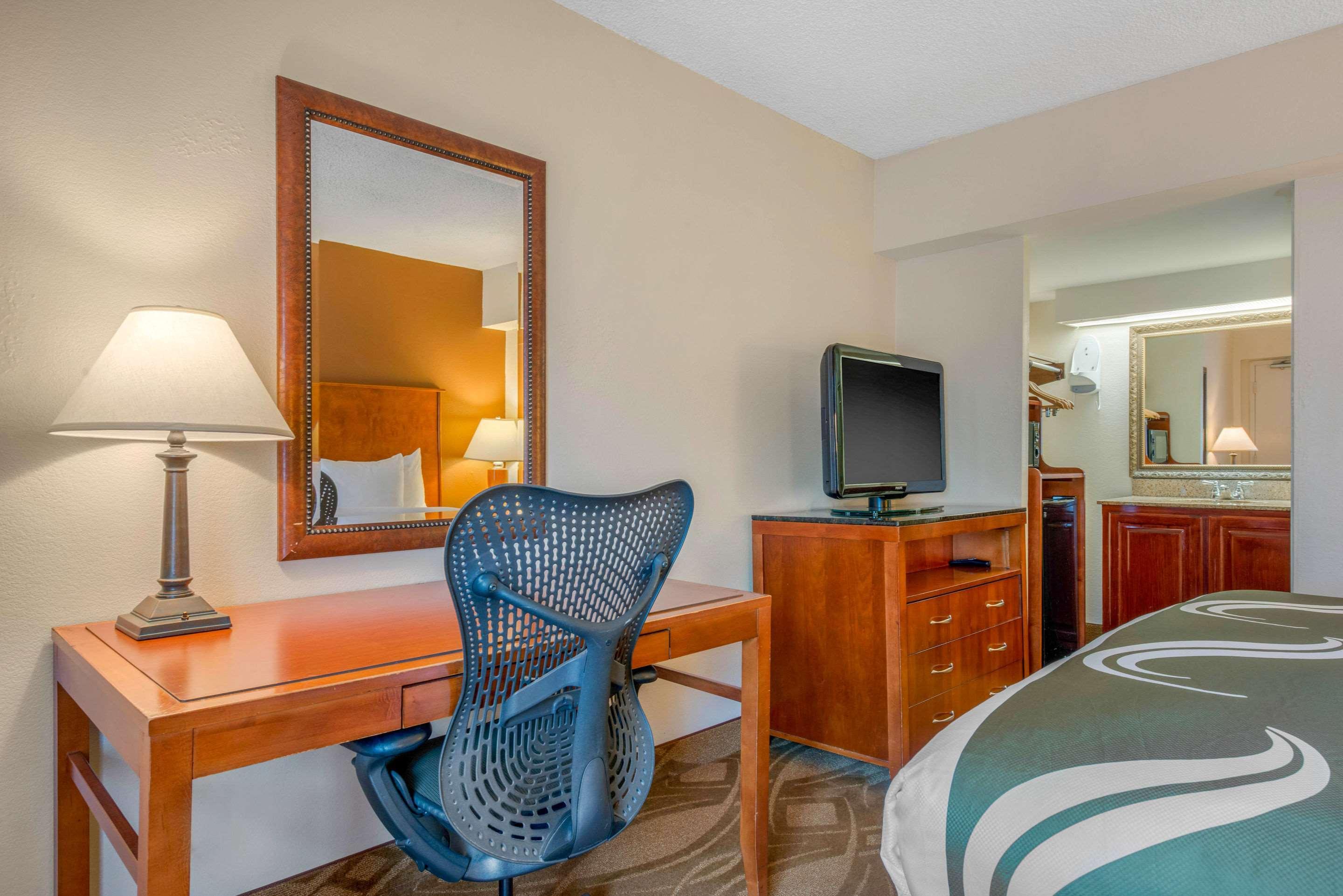 Quality Inn Savannah Historic District Екстериор снимка