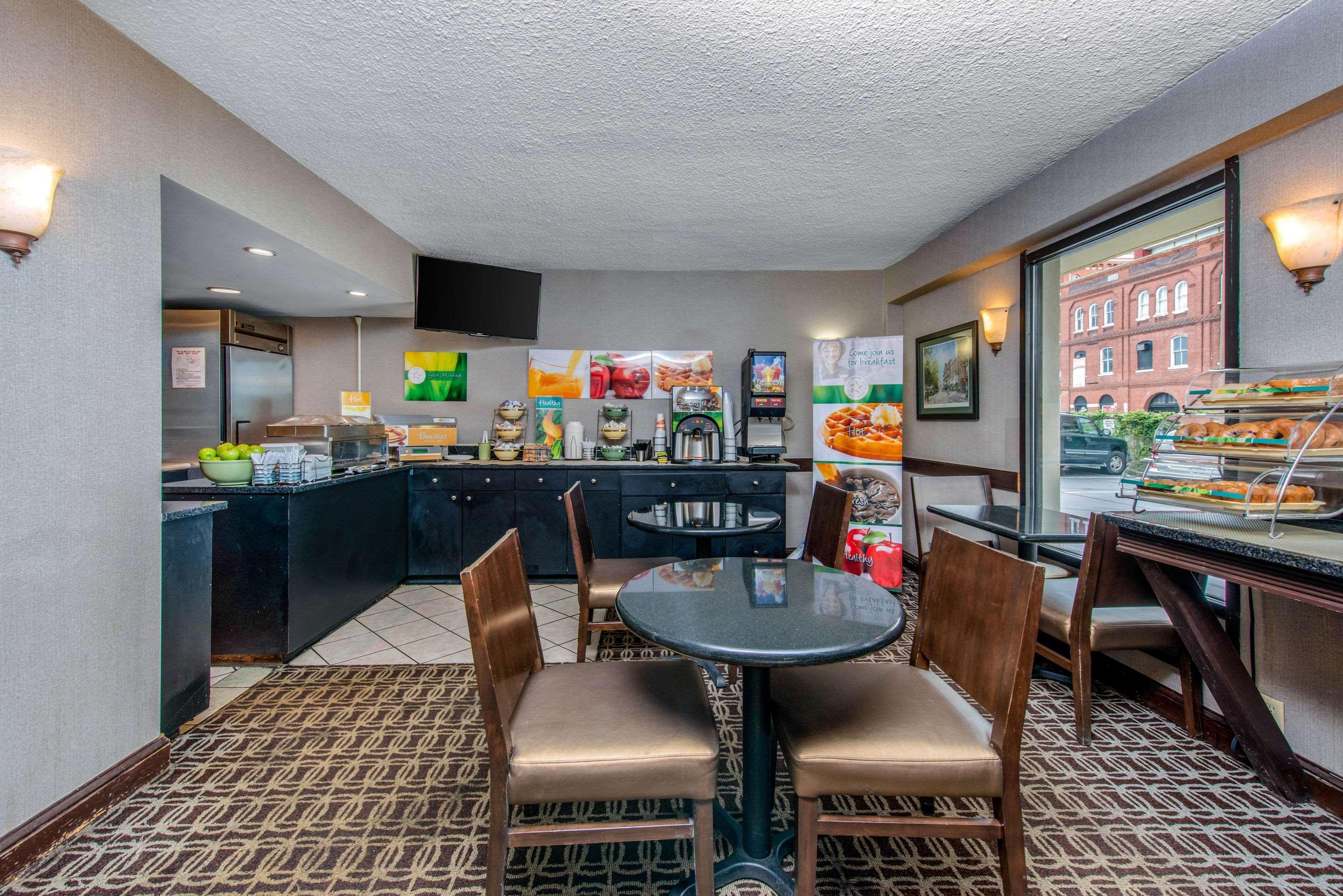 Quality Inn Savannah Historic District Екстериор снимка