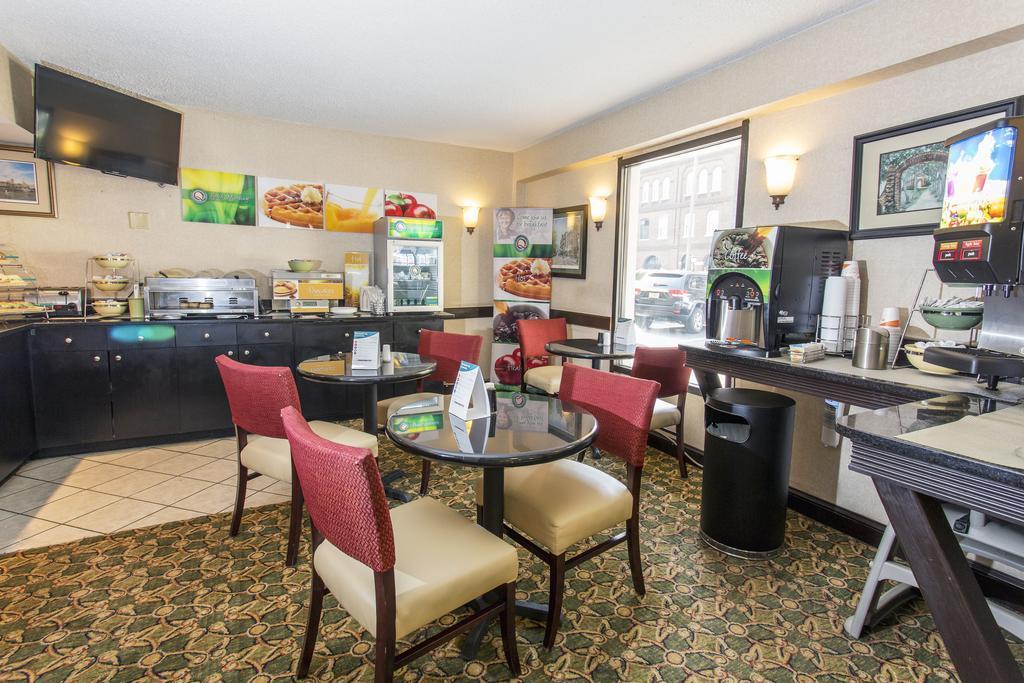 Quality Inn Savannah Historic District Екстериор снимка