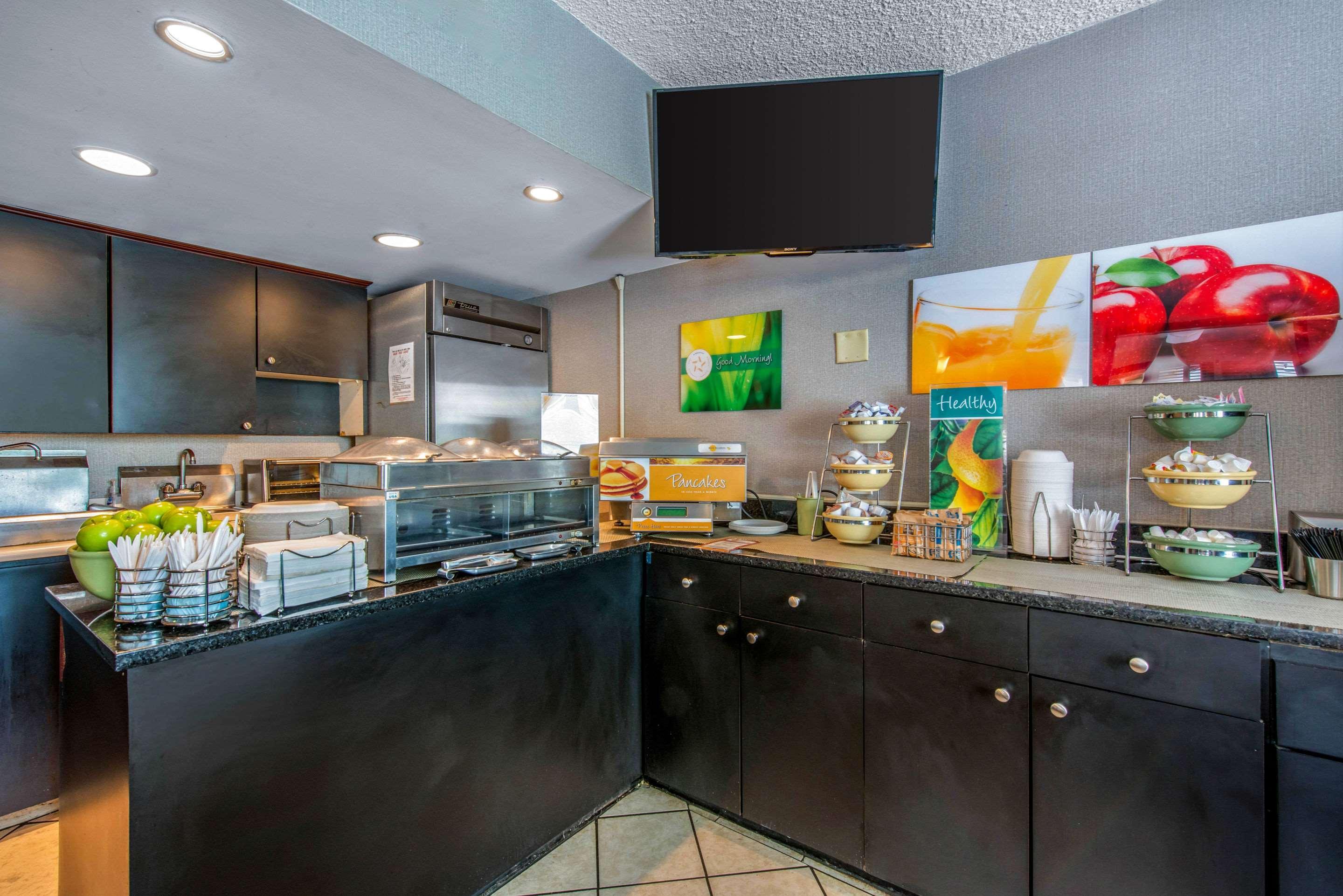Quality Inn Savannah Historic District Екстериор снимка