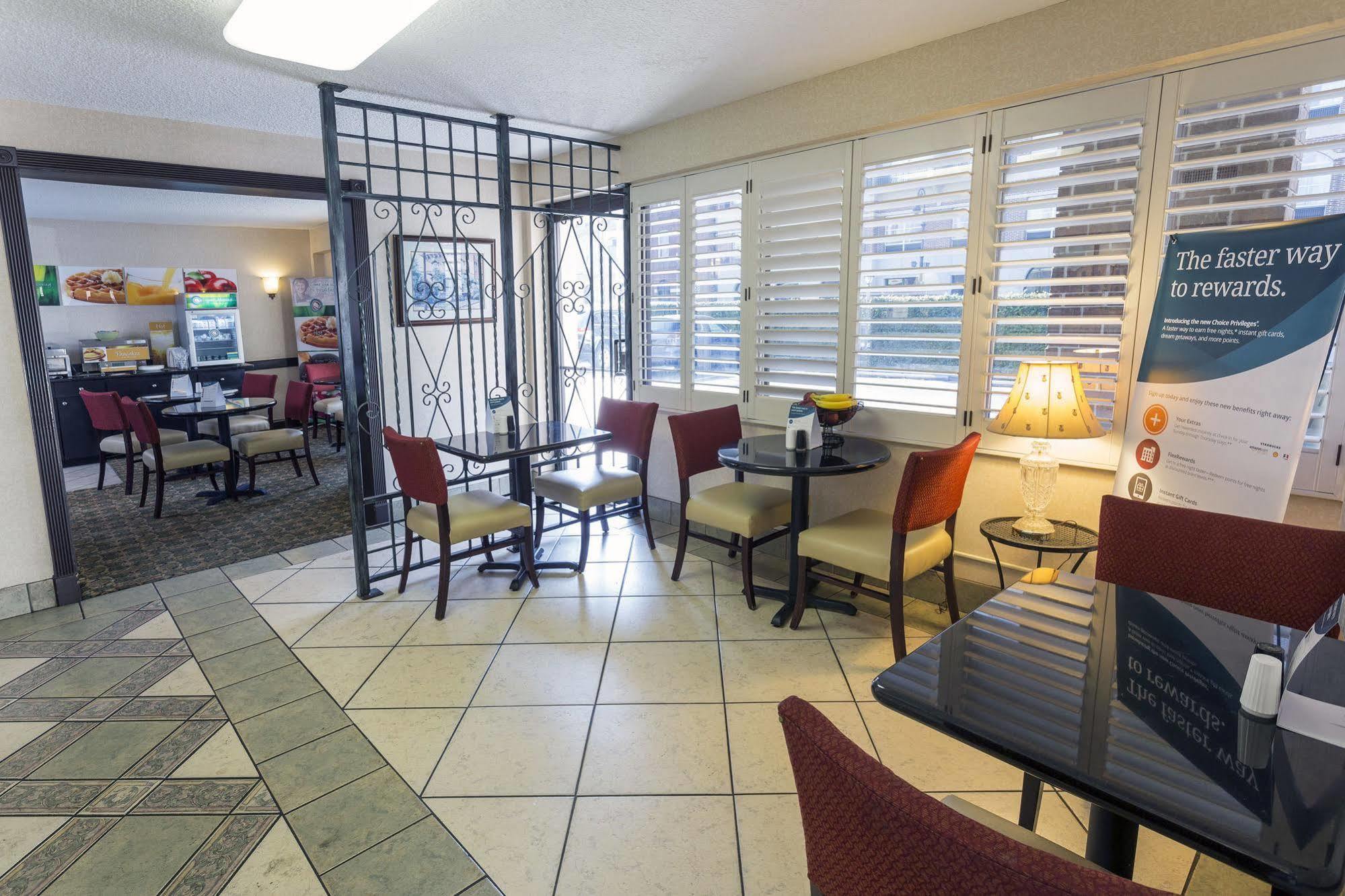 Quality Inn Savannah Historic District Екстериор снимка