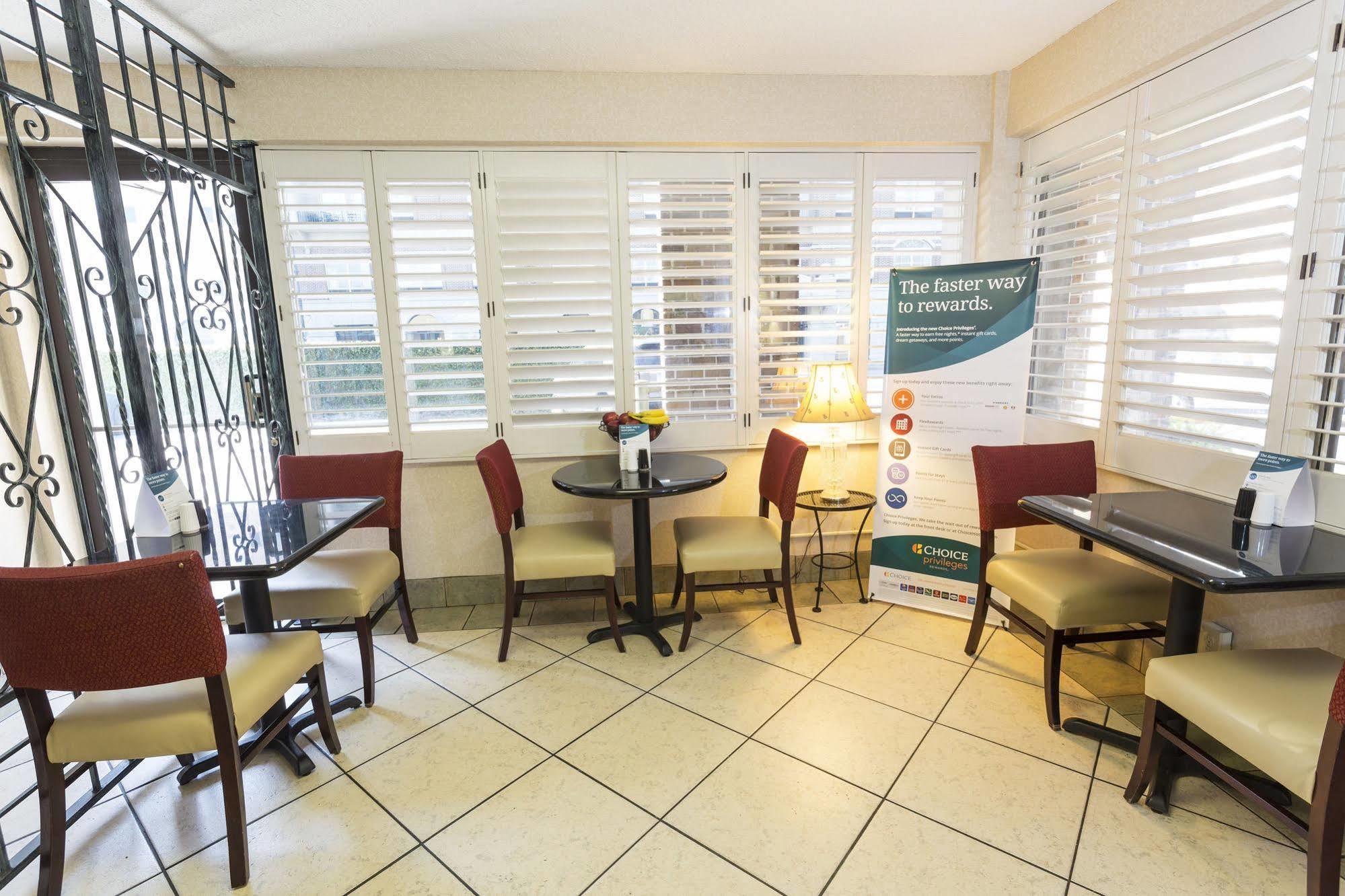 Quality Inn Savannah Historic District Екстериор снимка