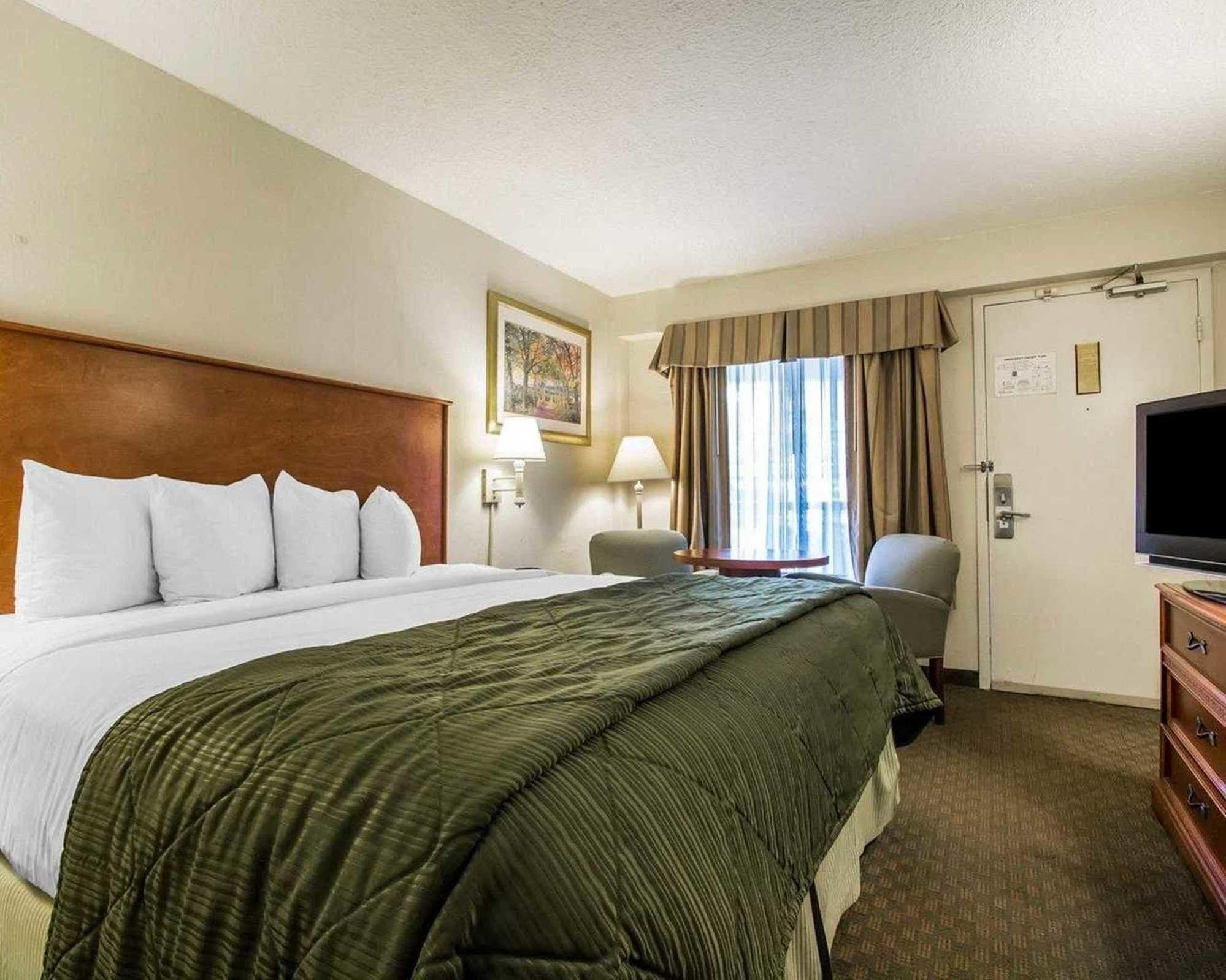 Quality Inn Savannah Historic District Екстериор снимка